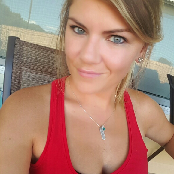 Profile Picture of Kristin Alberts (@kmalberts87) on Poshmark