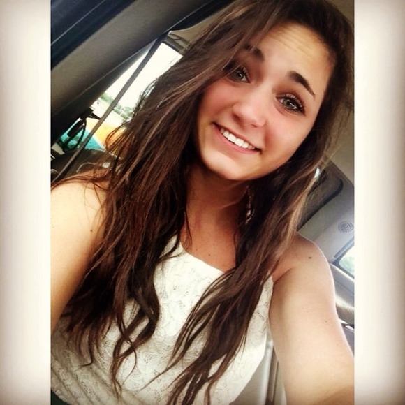 Profile Picture of Julia Cronin (@julia2799) on Poshmark