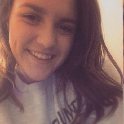 Profile Picture of Jillian (@JillanRapp) on Twitter