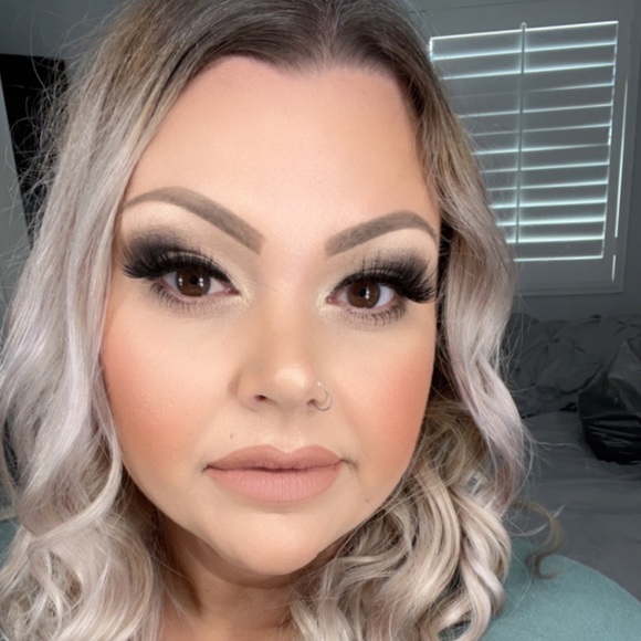 Profile Picture of Nicole Ledesma (@nledesma82) on Poshmark