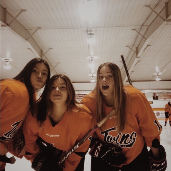 Kaitlyn Loney - Poshmark Profile Picture of Kaitlyn Loney (@kaitlynloney) on Poshmark