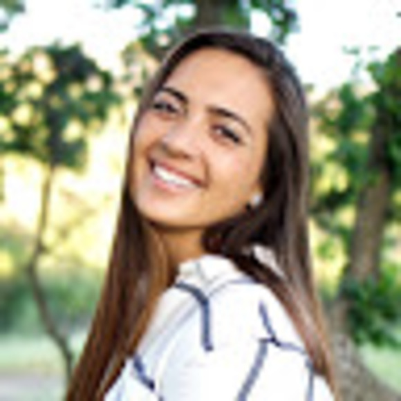 Profile Picture of Kelsey Wemple (@kelseywemple) on Poshmark