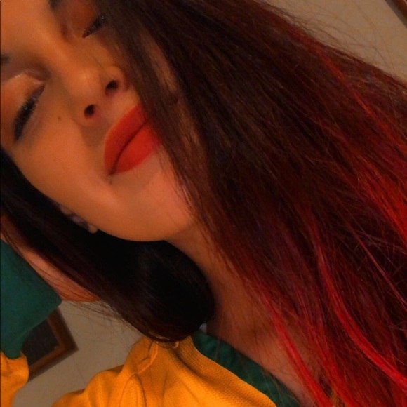 Profile Picture of Paula Ocampo (@paula_ocampo) on Poshmark