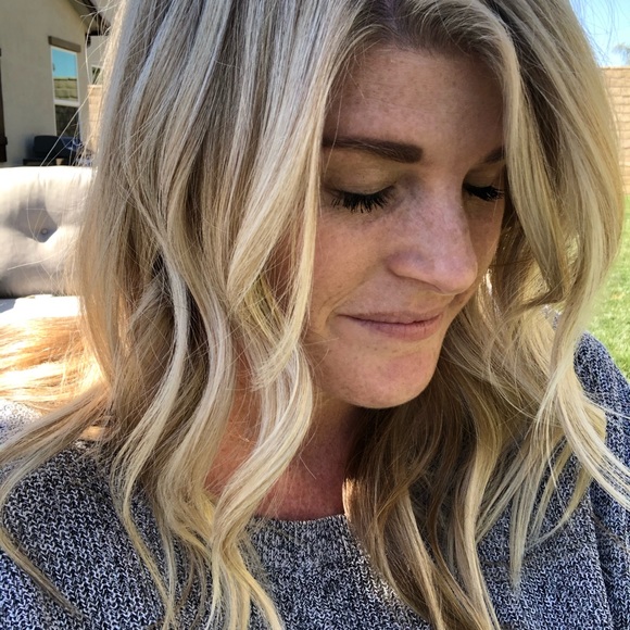 Profile Picture of Shurene Larson (@shurenedunbar) on Poshmark