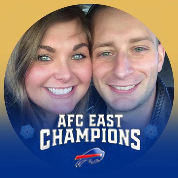 Profile Picture of Lisa Forgas (@lisamf87) on Poshmark