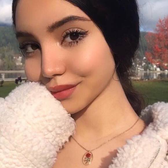 Profile Picture of Razma Haidari (@razma_haidari) on Poshmark