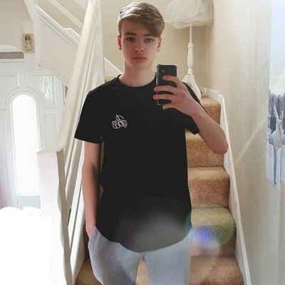 Profile Picture of Aaron Lowther (@Azza60169477) on Twitter