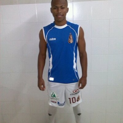 Profile Picture of OMAR BERR10 (@OmarRay10) on Twitter