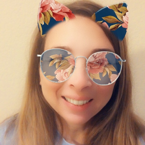 Profile Picture of Jodie Dickson (@jodied02) on Poshmark