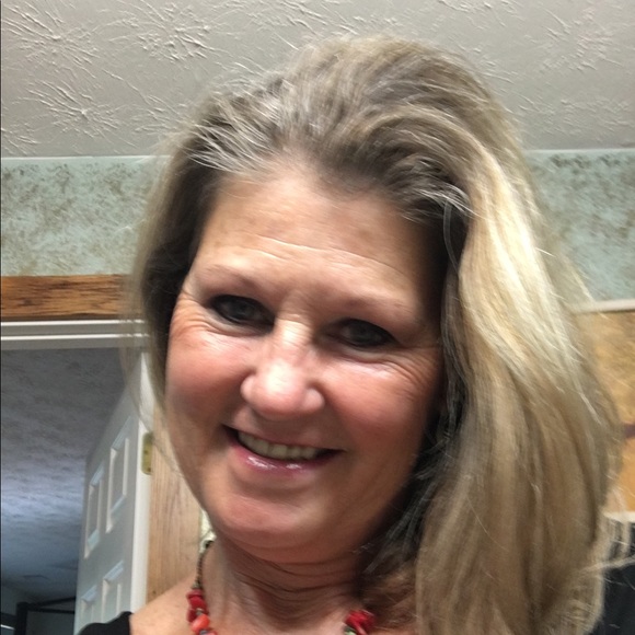 Profile Picture of Royetta Wardrip (@wardripr) on Poshmark