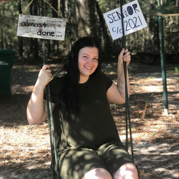 Profile Picture of Taylor Pine (@tatorbait03) on Poshmark