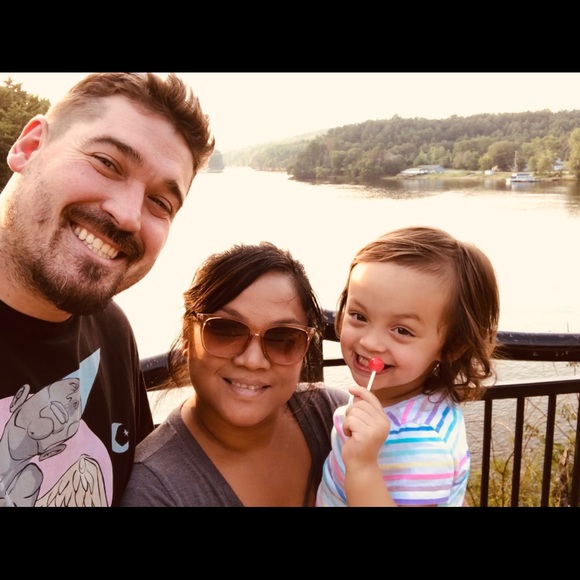 Profile Picture of Aileen Macato (@apple10rn) on Poshmark