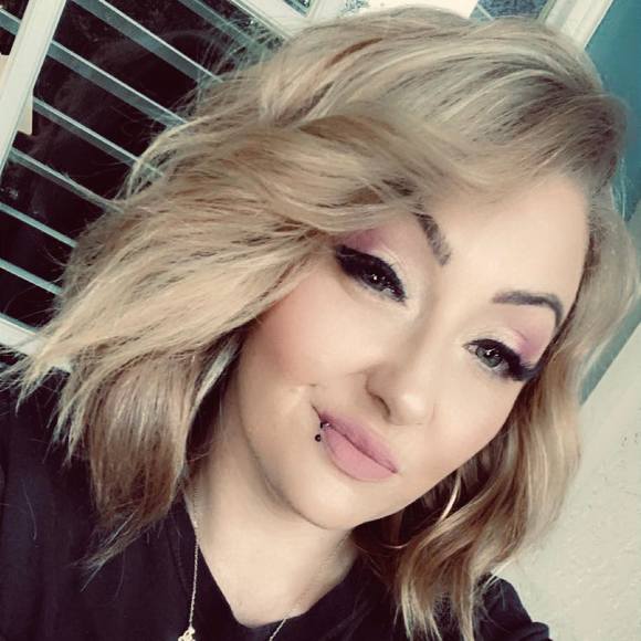 Profile Picture of Dominique Dejulio (@domsfashion2019) on Poshmark