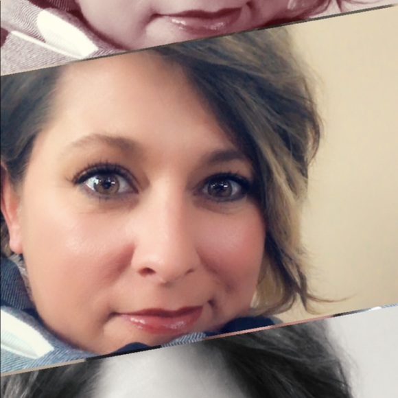 Profile Picture of Rita Schretter (@rschretter) on Poshmark