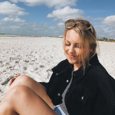 Profile Picture of Carli Nicole (@i_carl_) on Twitter