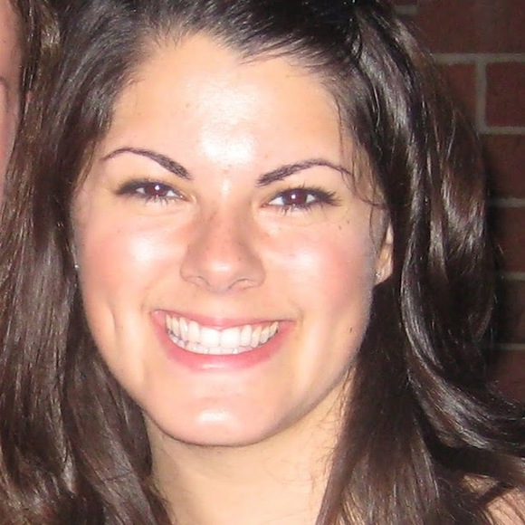 Profile Picture of Danielle Hendricks (@hendricksdm) on Poshmark