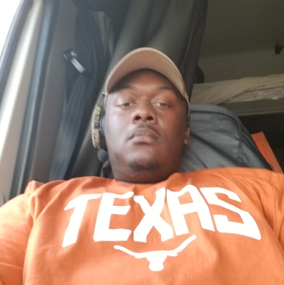 Profile Picture of Vincent Davis (@vincentdavis551) on Poshmark