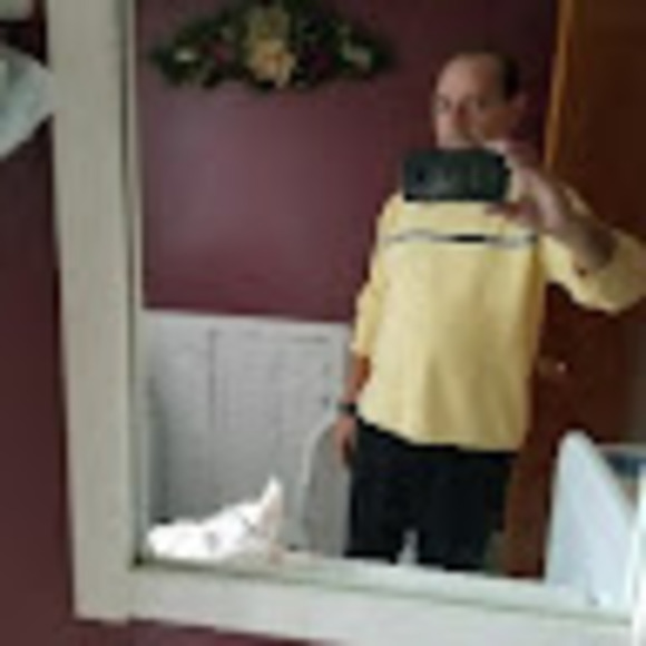 Profile Picture of Robert Santilli (@chef112rs) on Poshmark