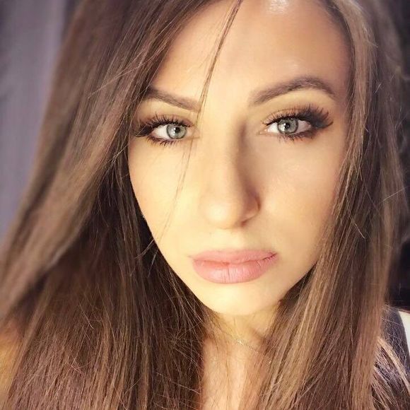Profile Picture of Nuta Nuta (@nutanuta) on Poshmark