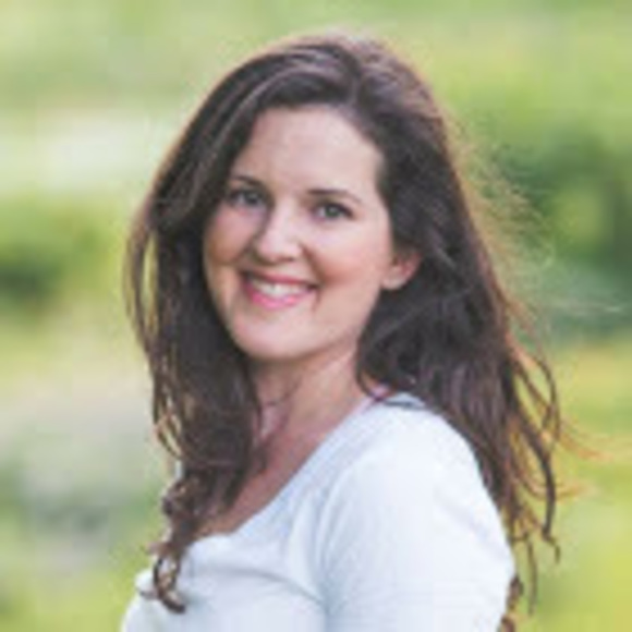 Profile Picture of Jeannette Bezinque (@jbezinque) on Poshmark