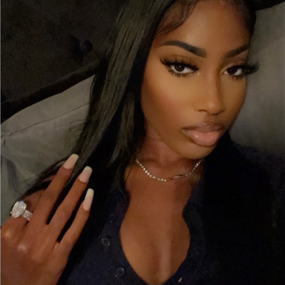 Profile Picture of Alize Jenkins (@alizejenkins24) on Poshmark
