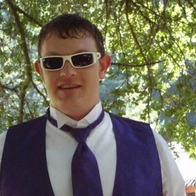 Profile Picture of Tom Brownlow (@aTomPacket) on Twitter