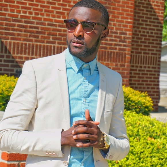 Profile Picture of Dwayne Robinson (@dwayne333) on Poshmark