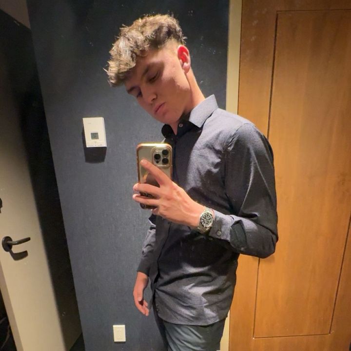 Profile Picture of John (@john_dancu) on Tiktok