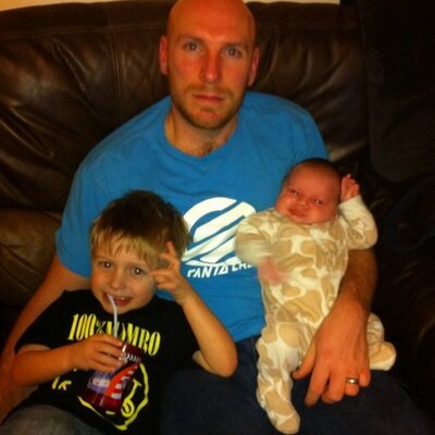 Profile Picture of Chris Arnott (@stophison) on Twitter