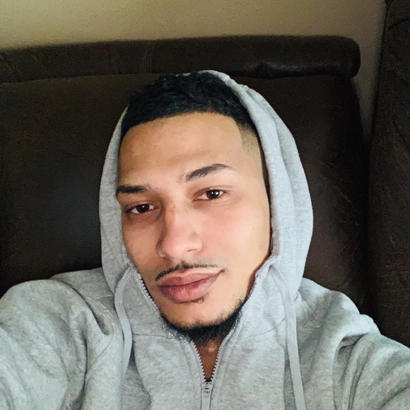 Profile Picture of Eric Abraham (@easy08) on Poshmark