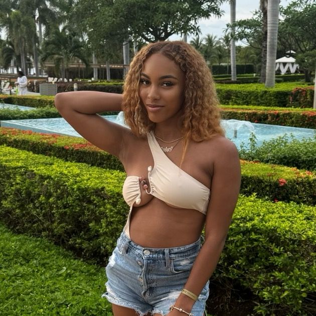 Profile Picture of Amber Coles (@amberc213) on Tiktok
