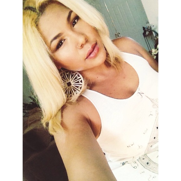 Profile Picture of Ayanna Rodriguez patterson (@ayannarodriguez) on Poshmark