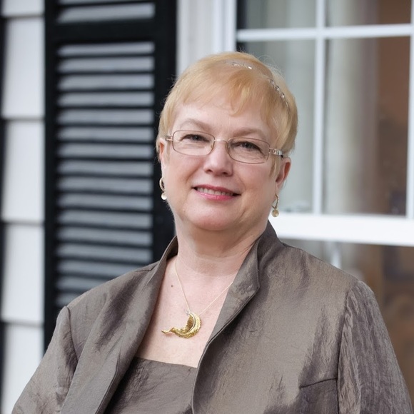 Profile Picture of Ann Buddenhagen (@pandoracharms) on Poshmark