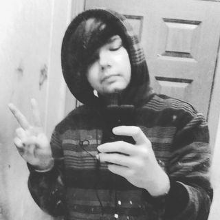 Profile Picture of Joseph Maness (@_caughtyourclouds_) on Instagram
