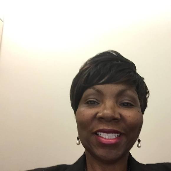 Profile Picture of Lurlene Milner (@lannettm) on Poshmark