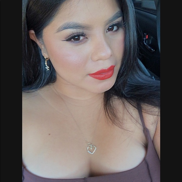 Profile Picture of Aurelia Ramirez (@aureliaramir262) on Poshmark