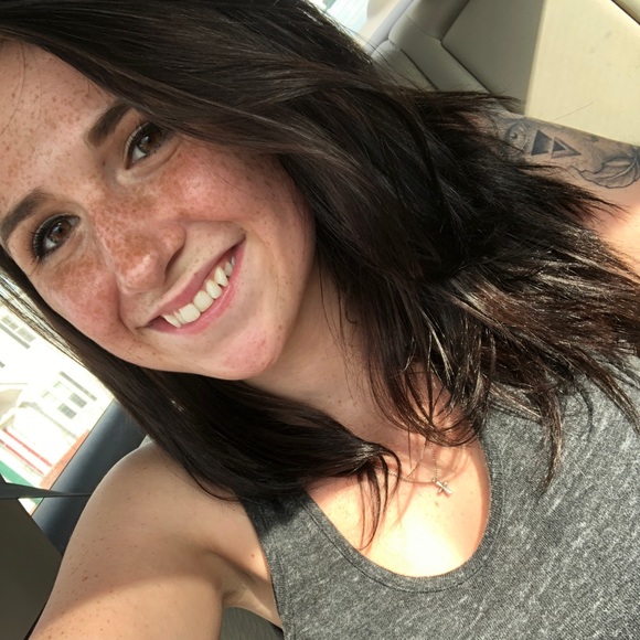Profile Picture of Faith Reichenau (@faithlavnder12) on Poshmark