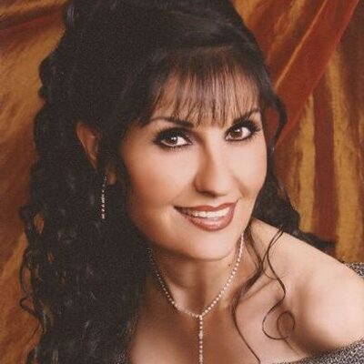 Profile Photo of Mireya Villarreal (@mireya_v_) on Twitter