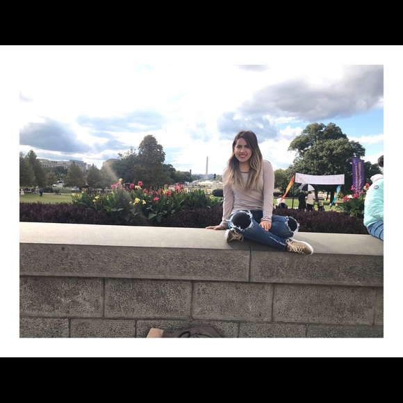 Profile Picture of Itzel Garcia garcia (@itzelgarcia6) on Poshmark