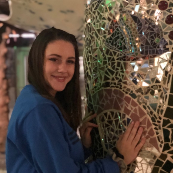 Profile Picture of Lauren Iskra (@iskra22) on Poshmark