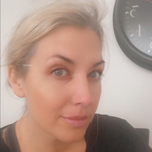 Profile Picture of Melissa Lampela (@malampela) on Poshmark