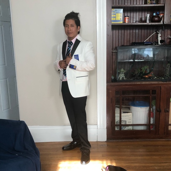 Profile Picture of Leonel Vasquez (@leov163) on Poshmark