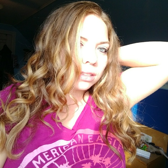 Profile Picture of Brianna Valerio (@briev714) on Poshmark