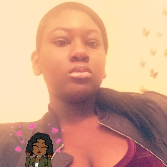 Profile Picture of Adriana Jackson (@adriana022) on Poshmark