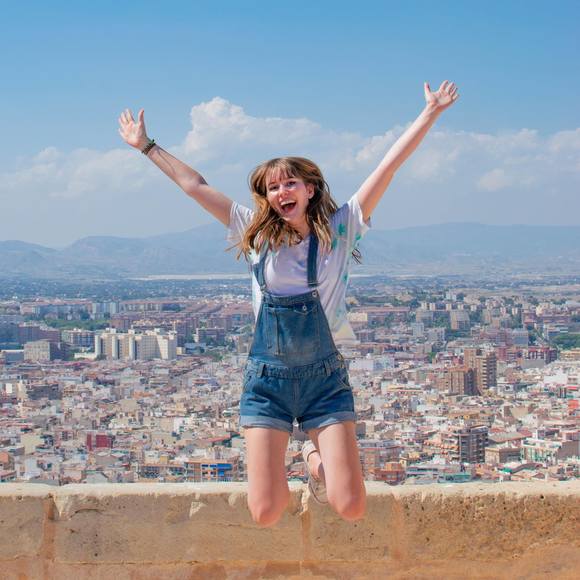 Profile Picture of Laura Coppard (@lauracoppard) on Poshmark