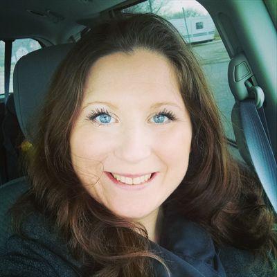 Profile Picture of Lisa Balog (@@leesmarie81) on Twitter
