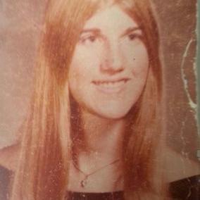 Profile Picture of Debbie McDermott (@ivylea23) on Twitter