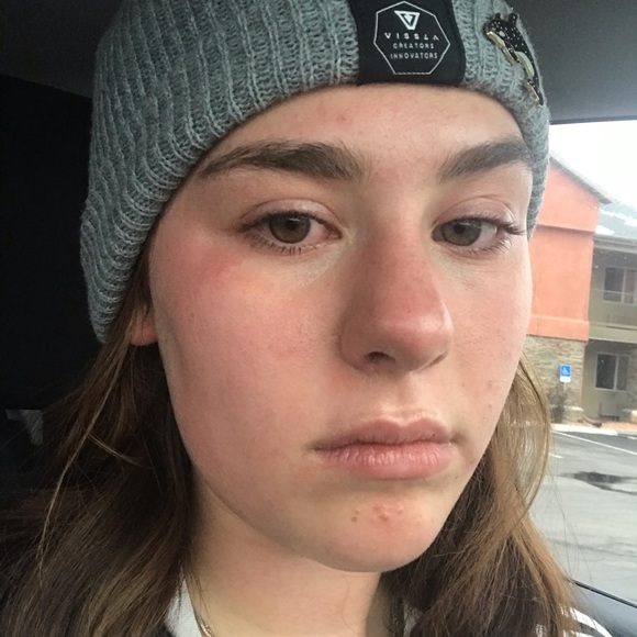 Profile Picture of Erin Frailey (@oopsydaisy805) on Poshmark