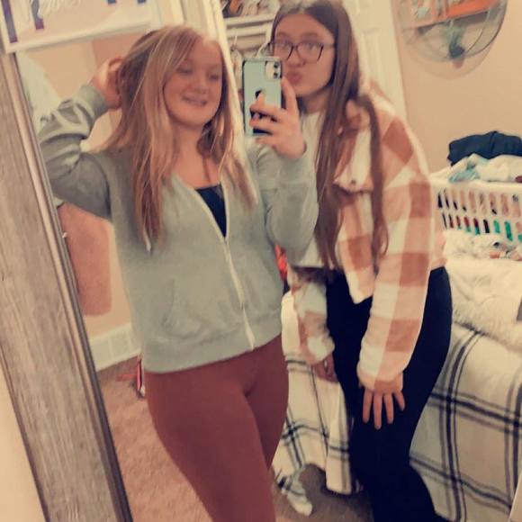 Profile Picture of Lillian Clark (@lillian_clark) on Poshmark