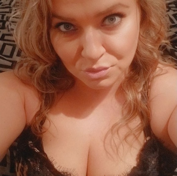 Profile Picture of Jessica Edmonds (@jessica_edmonds) on Poshmark